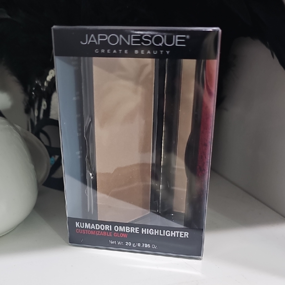Japonesque Kumadori Ombre Highlighter - Customizable Glow